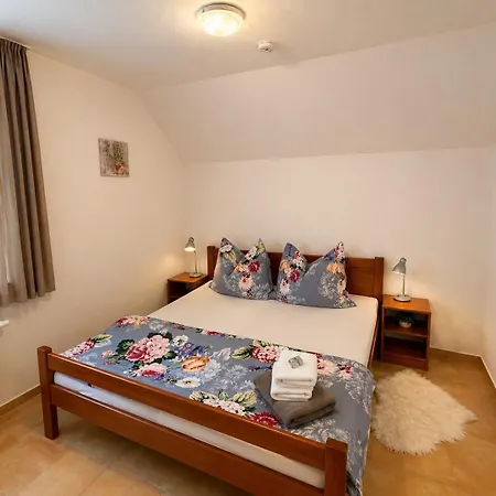 Penzion U Zámeckého Parku 3*